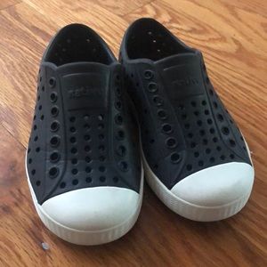 Native toddler shoes 8T